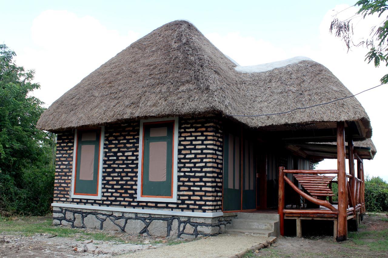 Irungu Forest Safari Lodge Katunguru Eksteriør bilde