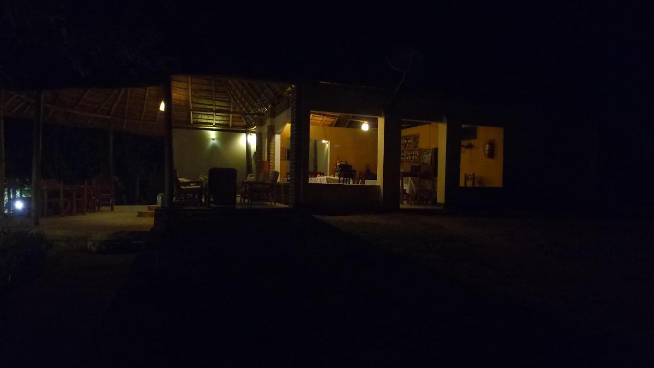 Irungu Forest Safari Lodge Katunguru Eksteriør bilde