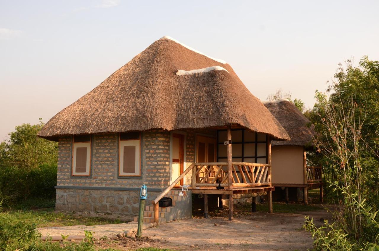 Irungu Forest Safari Lodge Katunguru Eksteriør bilde
