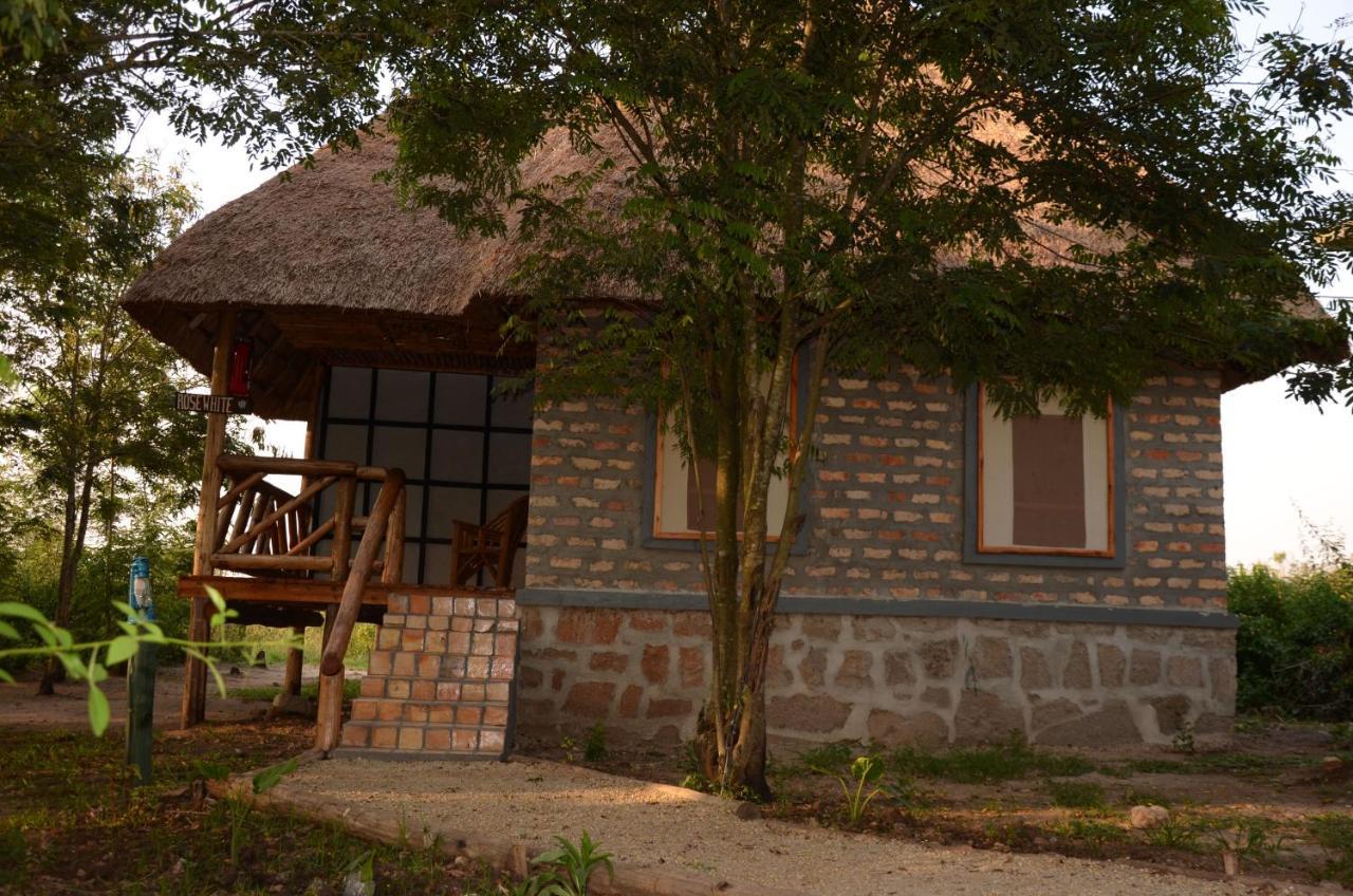 Irungu Forest Safari Lodge Katunguru Eksteriør bilde