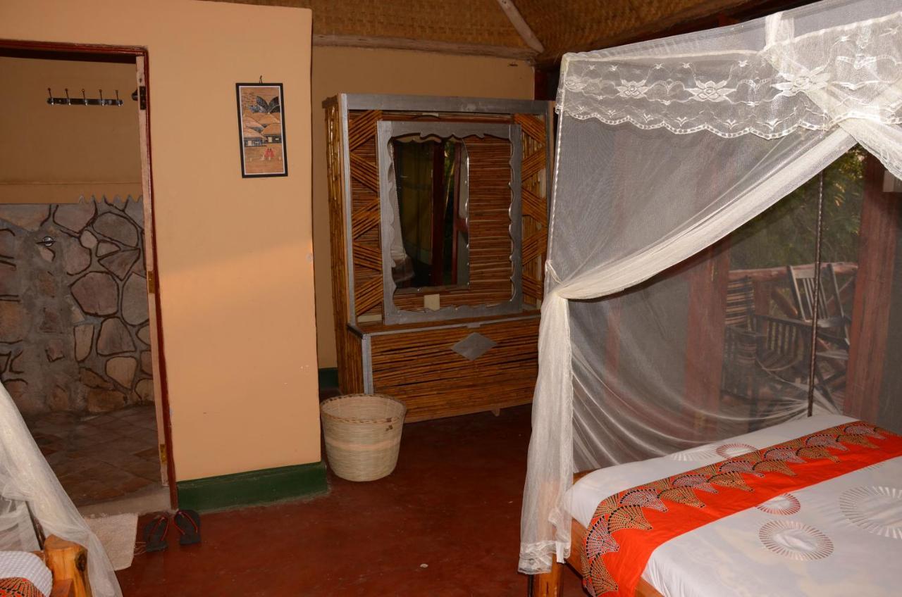 Irungu Forest Safari Lodge Katunguru Eksteriør bilde