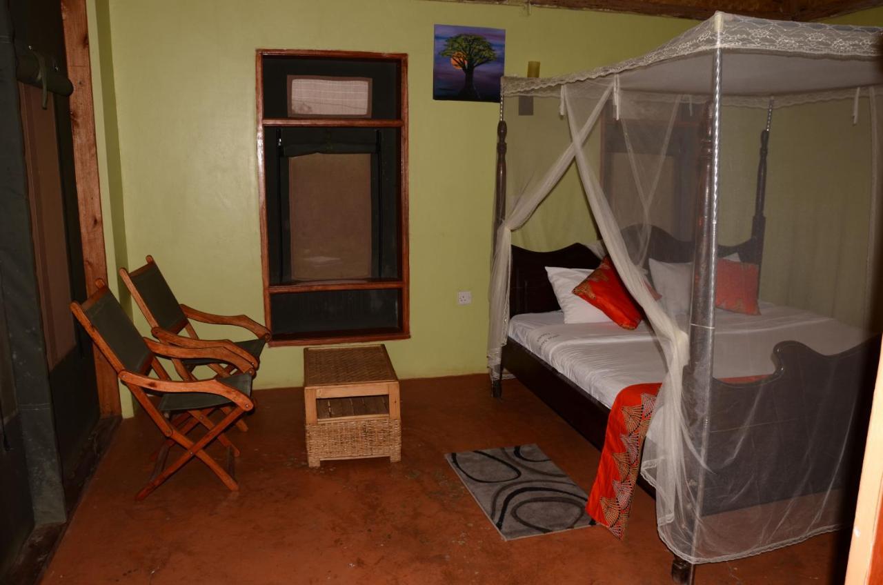Irungu Forest Safari Lodge Katunguru Eksteriør bilde