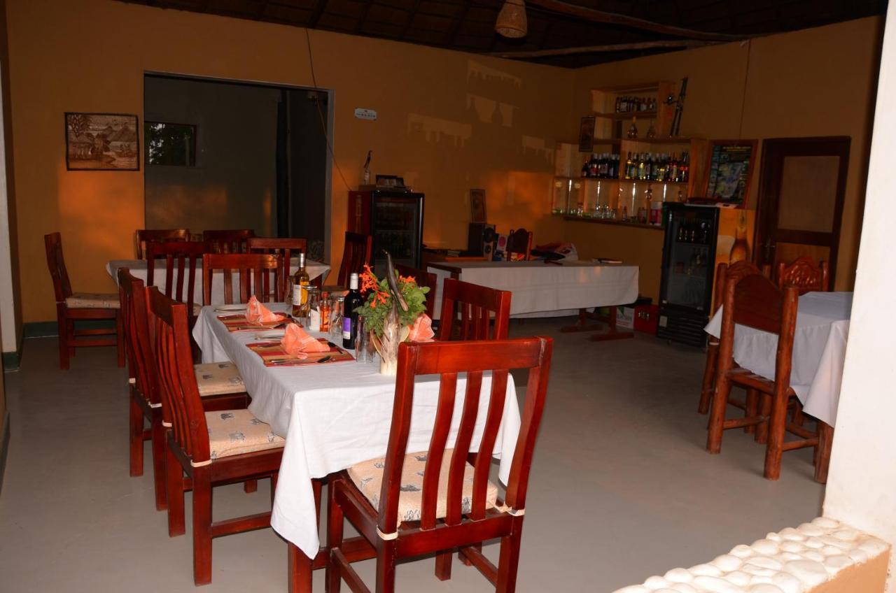 Irungu Forest Safari Lodge Katunguru Eksteriør bilde