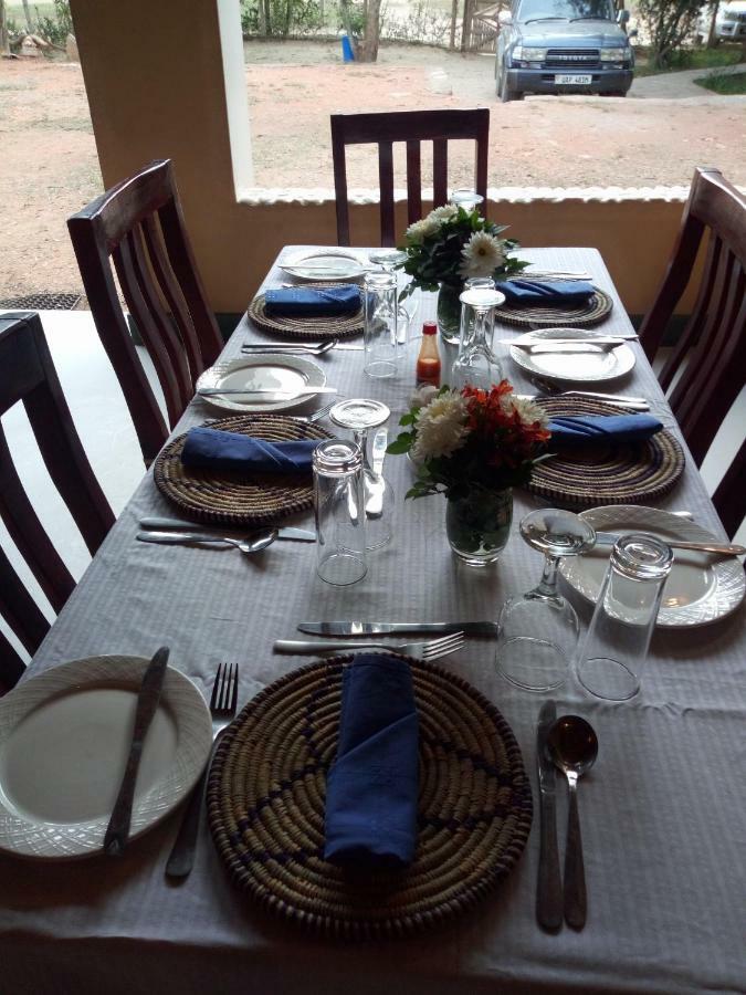 Irungu Forest Safari Lodge Katunguru Eksteriør bilde