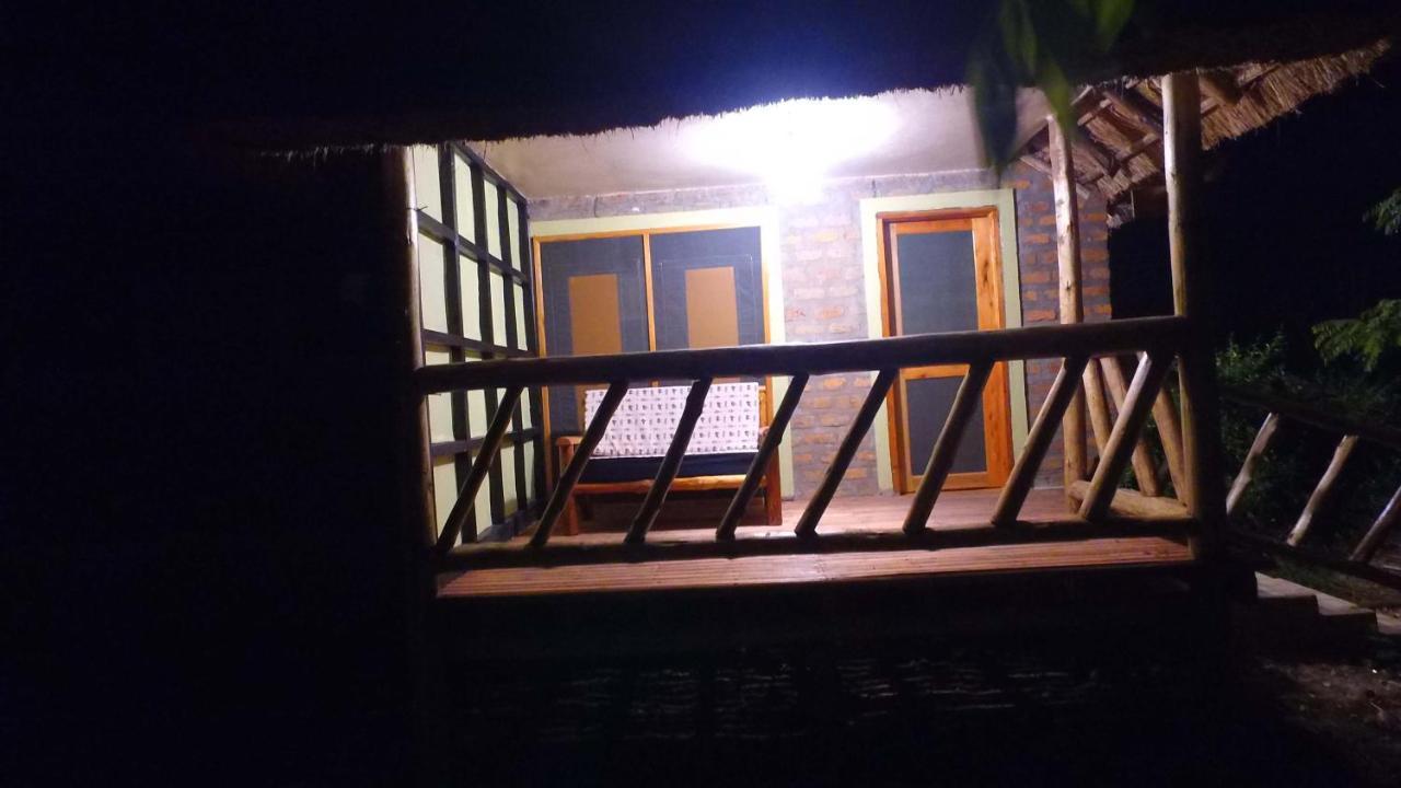 Irungu Forest Safari Lodge Katunguru Eksteriør bilde